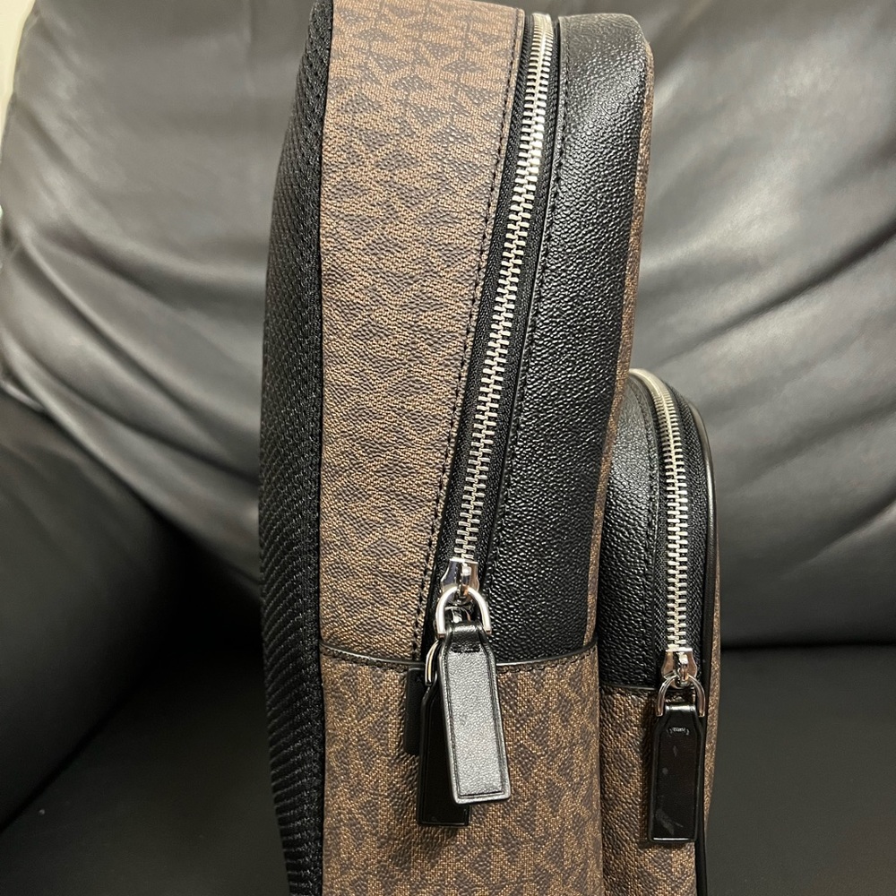 Michael Kors Commuter Sling Pack - Picture 3 of 6